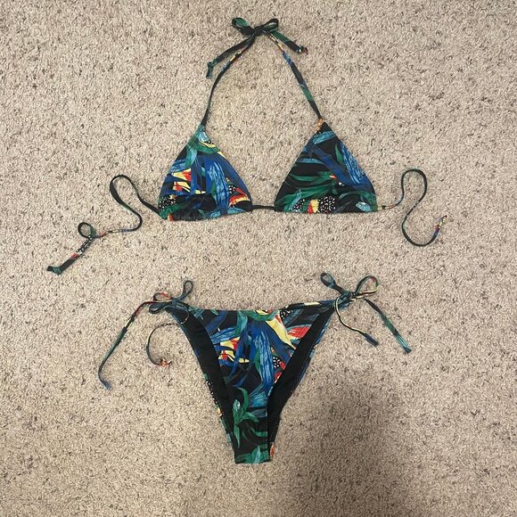 NastyGal Black and Green Tropical String Bikini Set - Picture 3 of 6